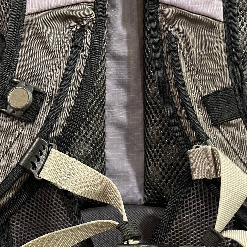 Gray REI Nalgene Hydroframe Backpack - Picture 4 of 9